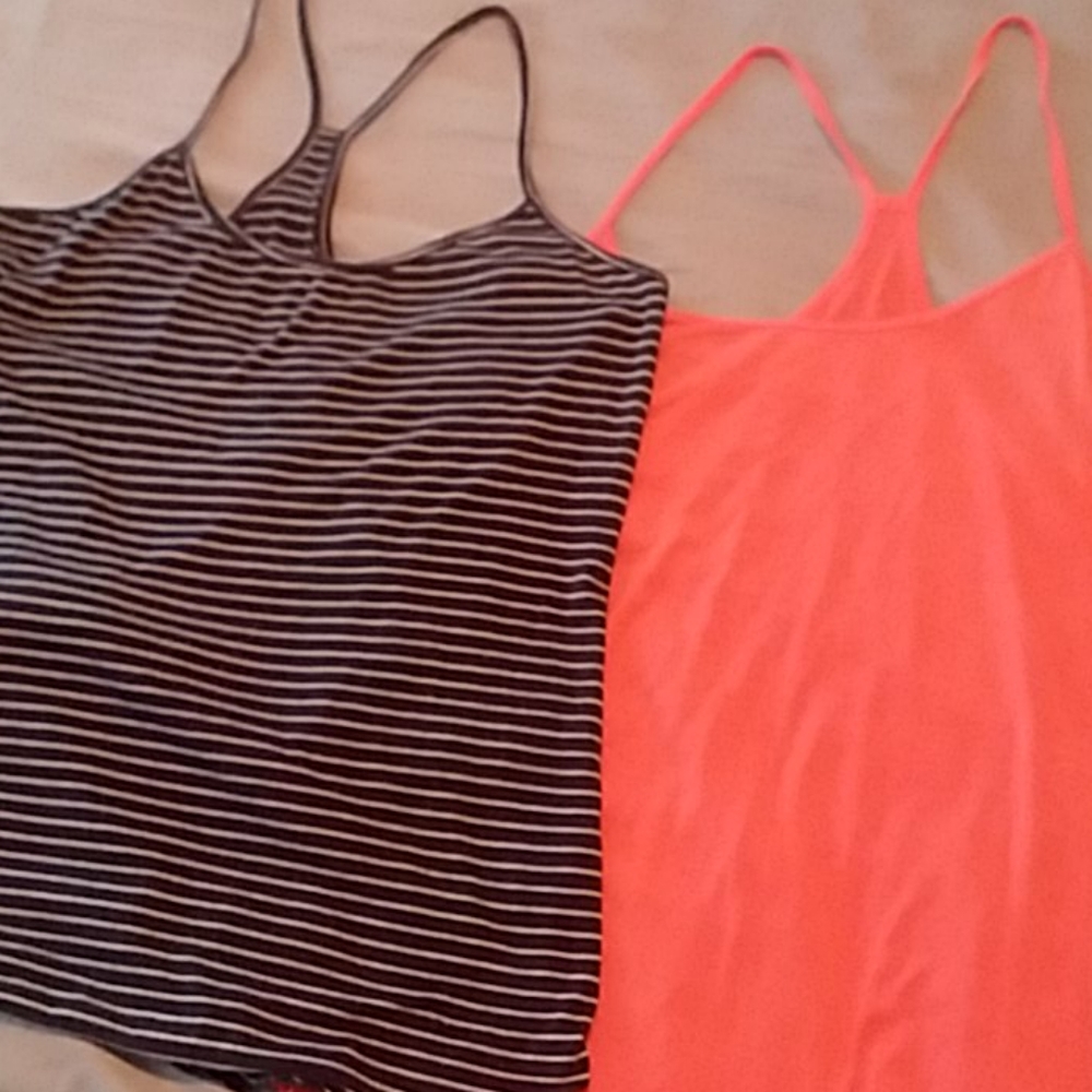 2 mudd racerback tanks